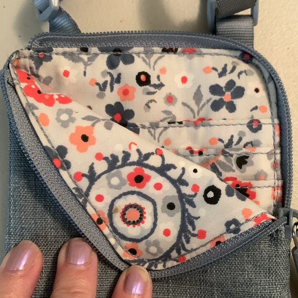 EUC Vera Bradley Crossbody Cellphone Mini Hipster - Picture 5 of 5